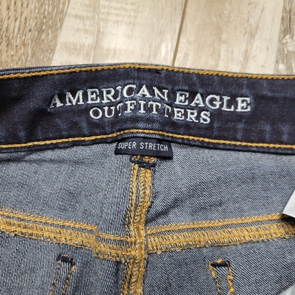 00 American Eagle Midi Super Stretch Denim Shorts - Picture 6 of 7